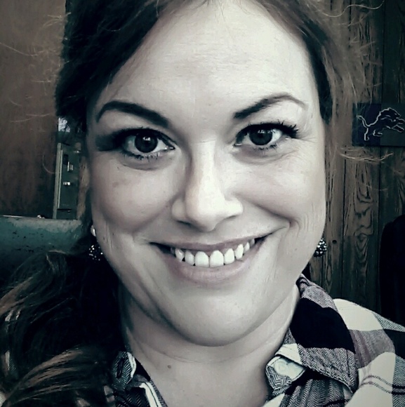 Meet your Posher, Michelle - Picture 1 of 3